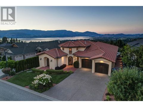660 Almandine Court Kelowna BC V1W4Z5