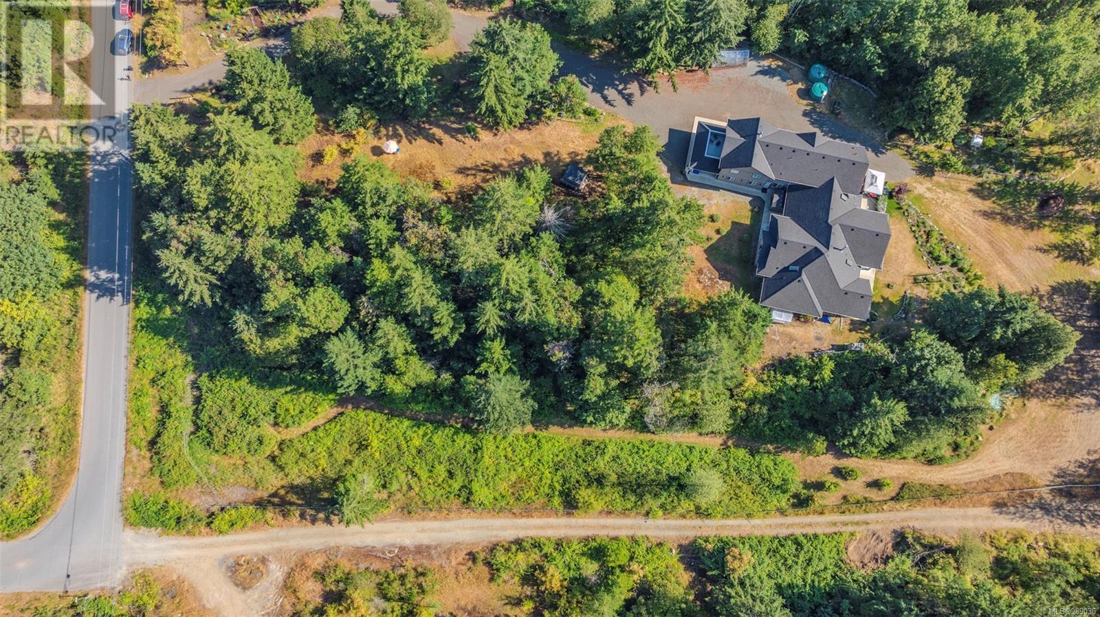 1390 Kurtis Cres