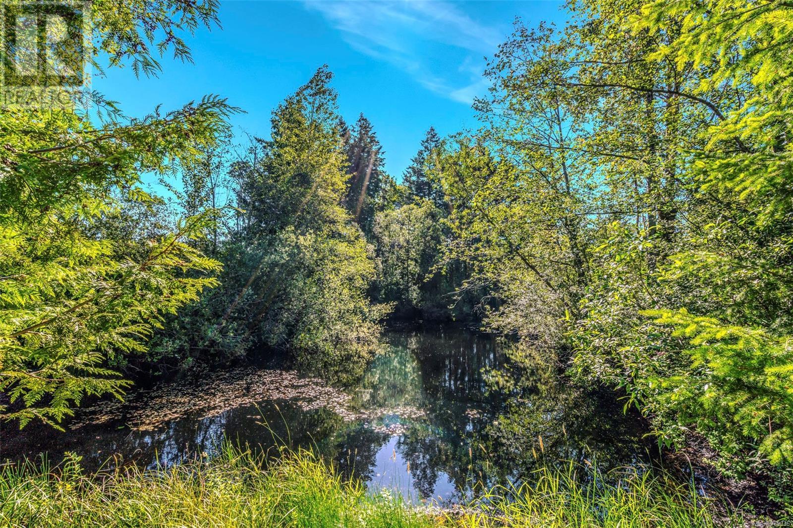 1390 Kurtis Cres