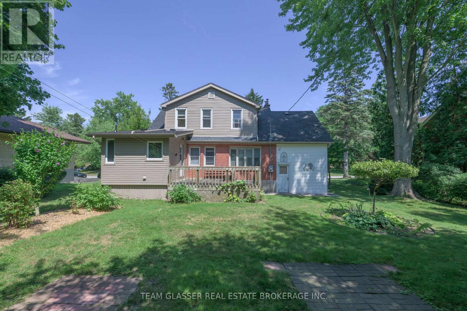 376 CEDAR AVENUE