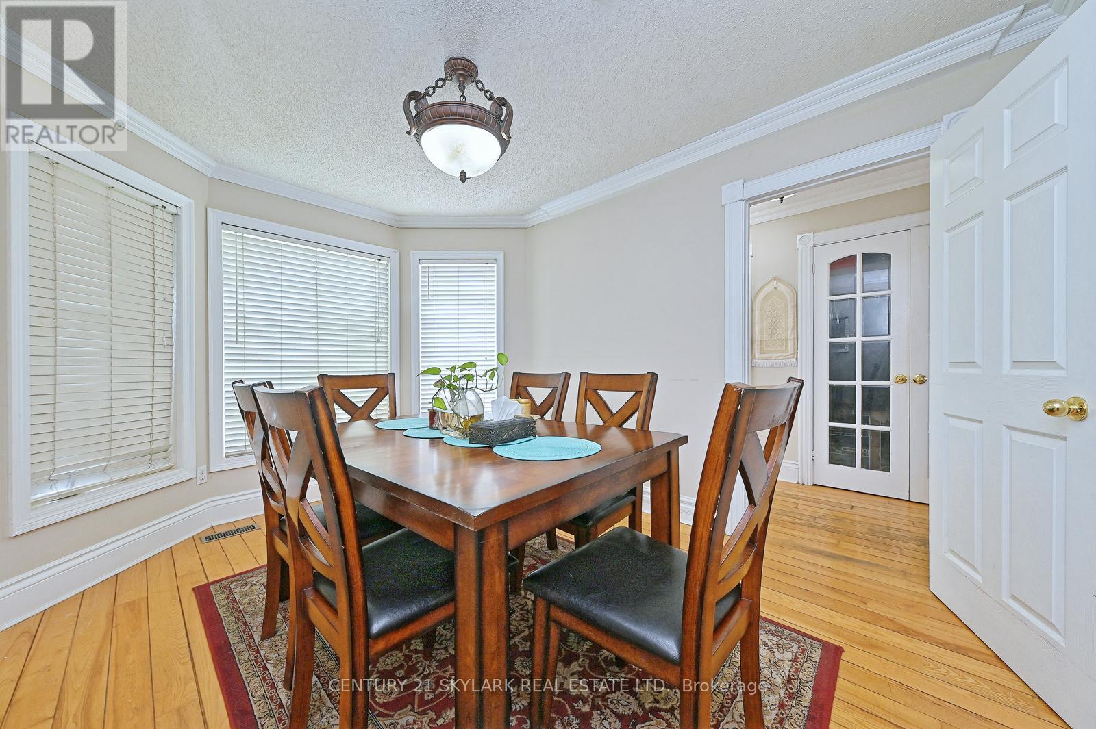 1922 DALHOUSIE CRESCENT