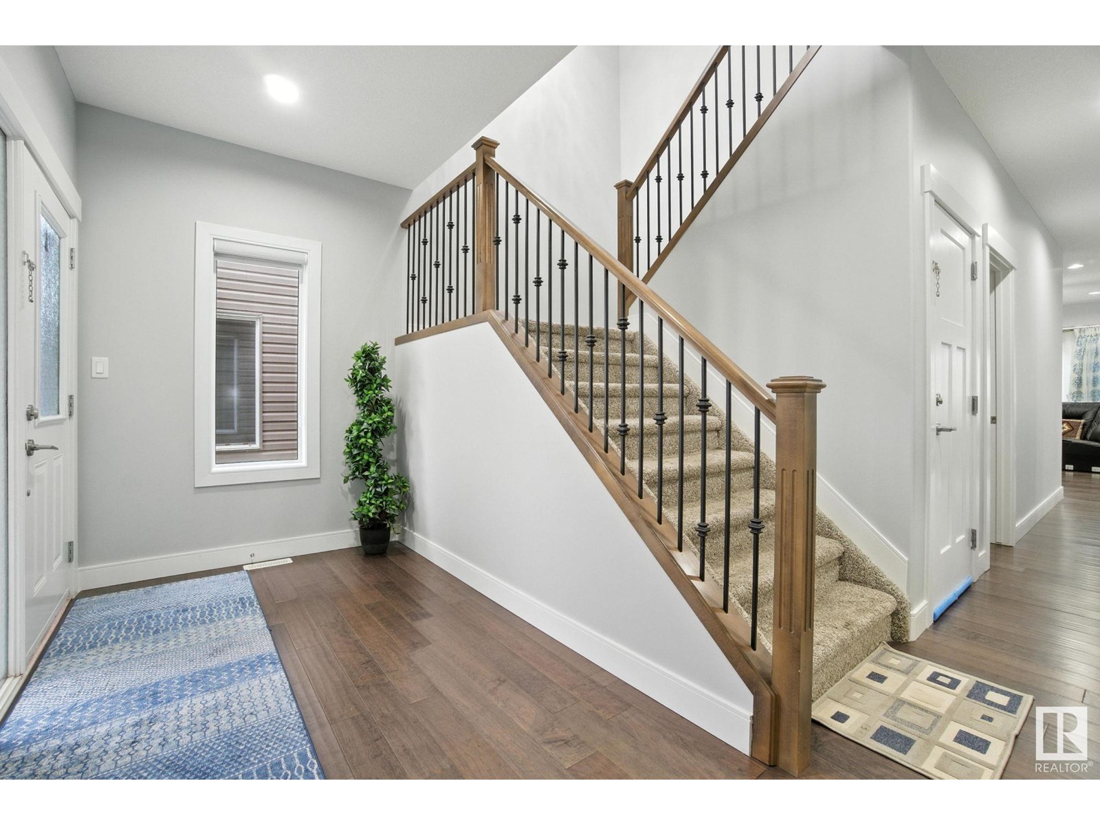 2419 17 AV NW
