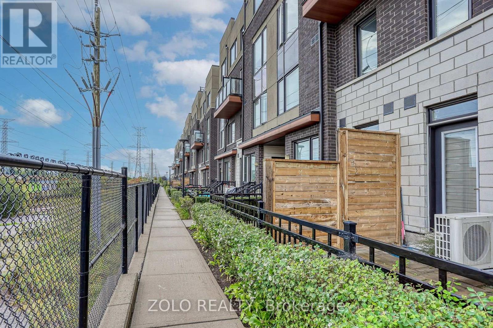 218 - 1555 KINGSTON ROAD