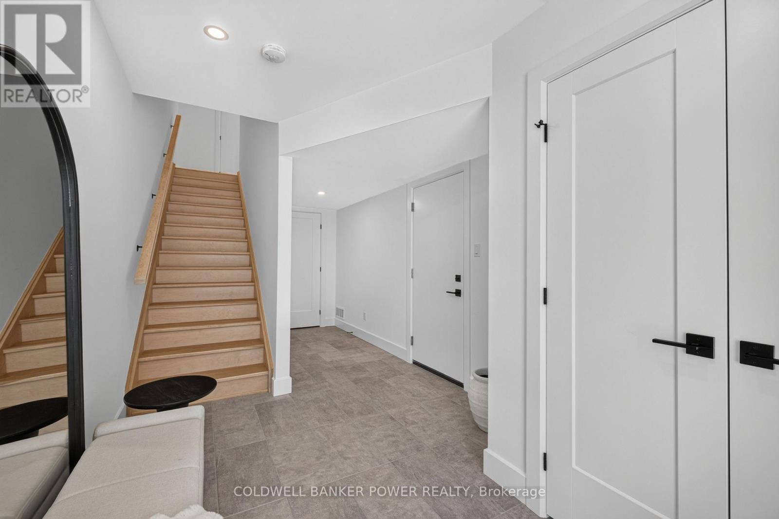 3 - 3528 EMILYCARR LANE