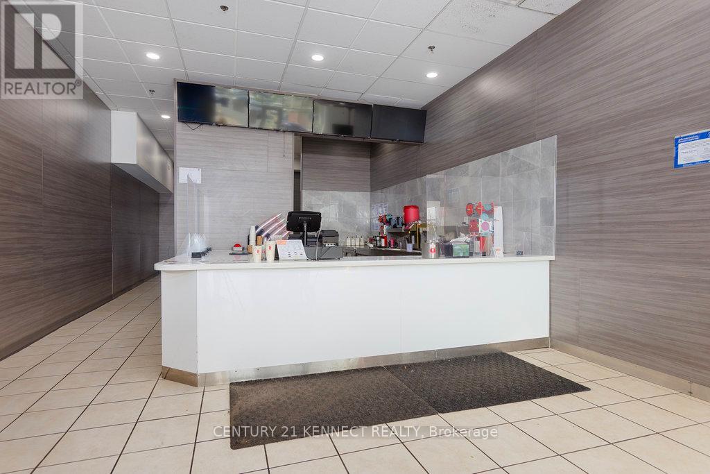 A2 - 1379 WOODROFFE AVENUE