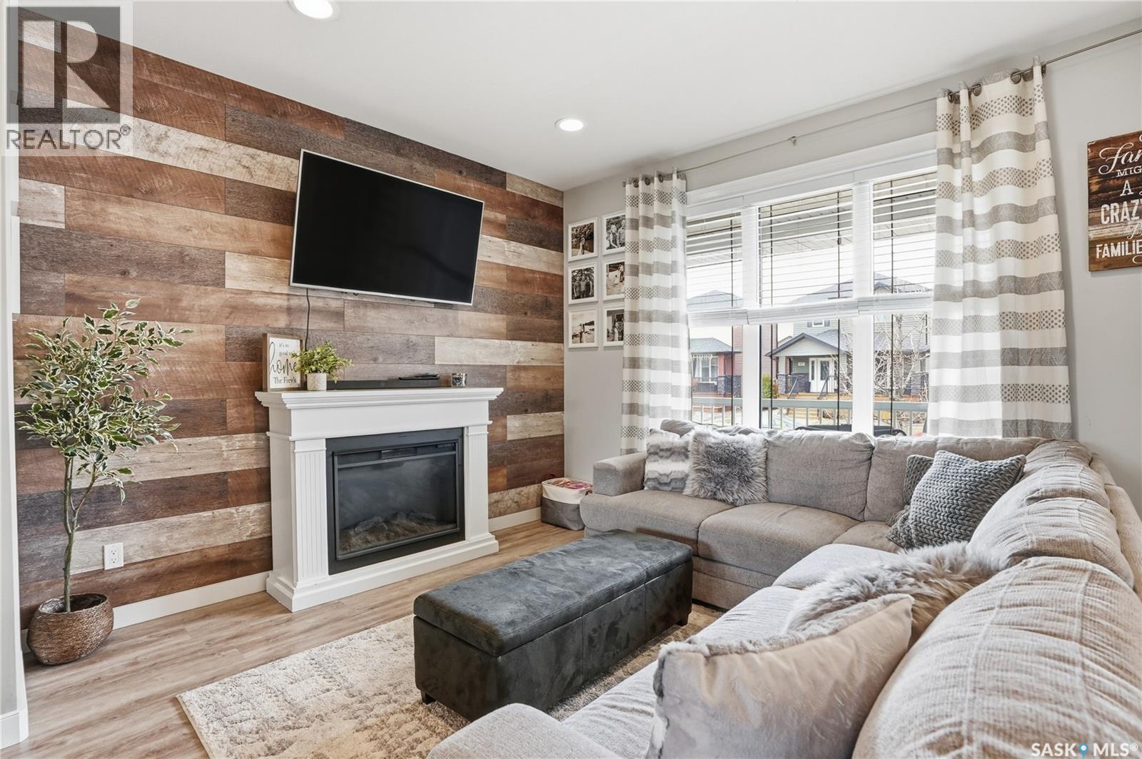 416 Golden Willow WAY