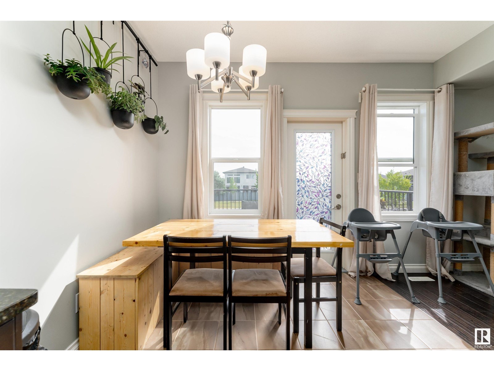 39 RICHMOND LI