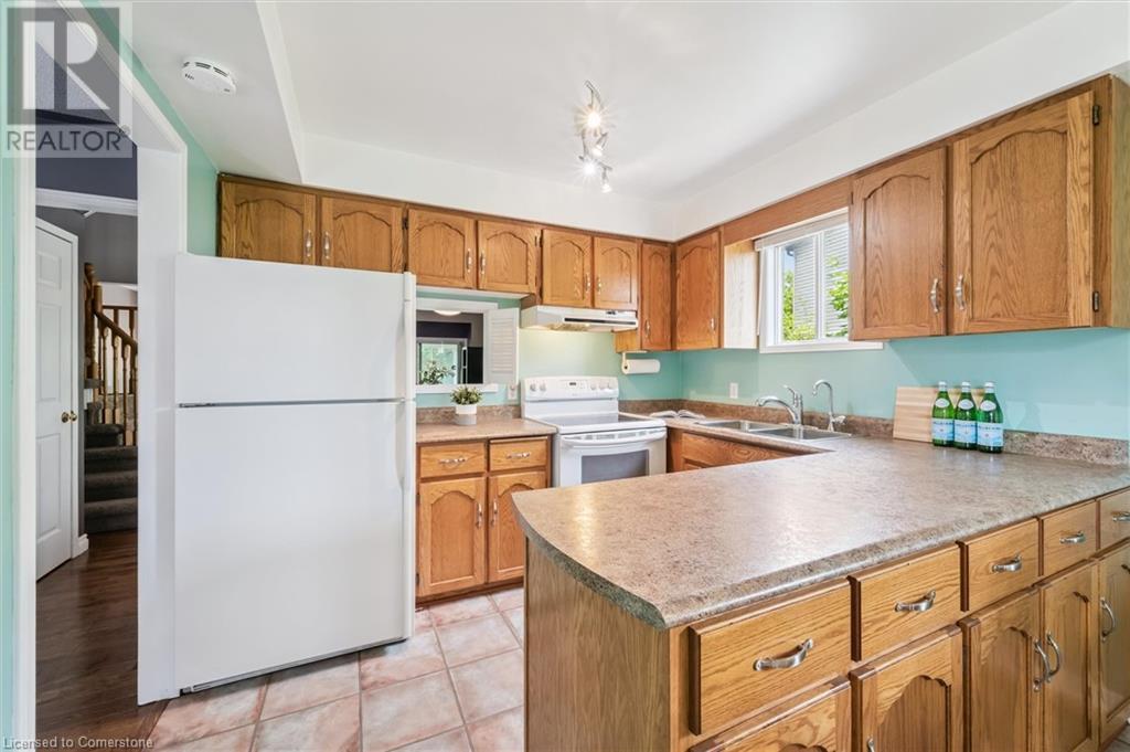 50 LYNNHAVEN Court