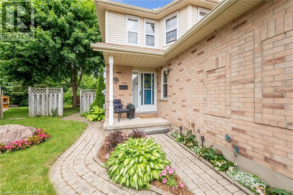 50 LYNNHAVEN Court