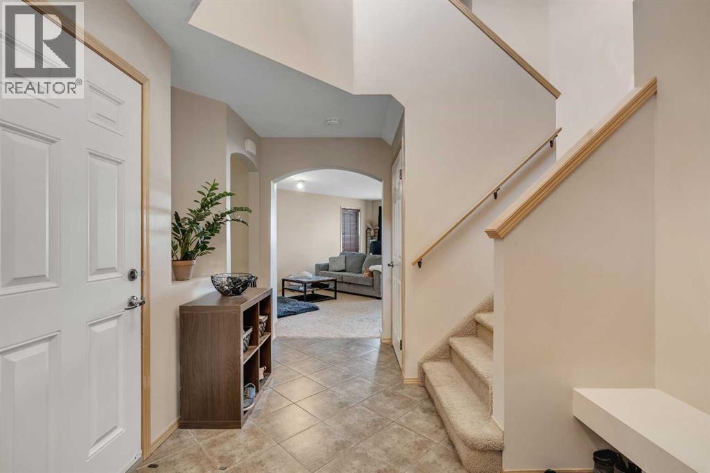 100 Covecreek Close NE