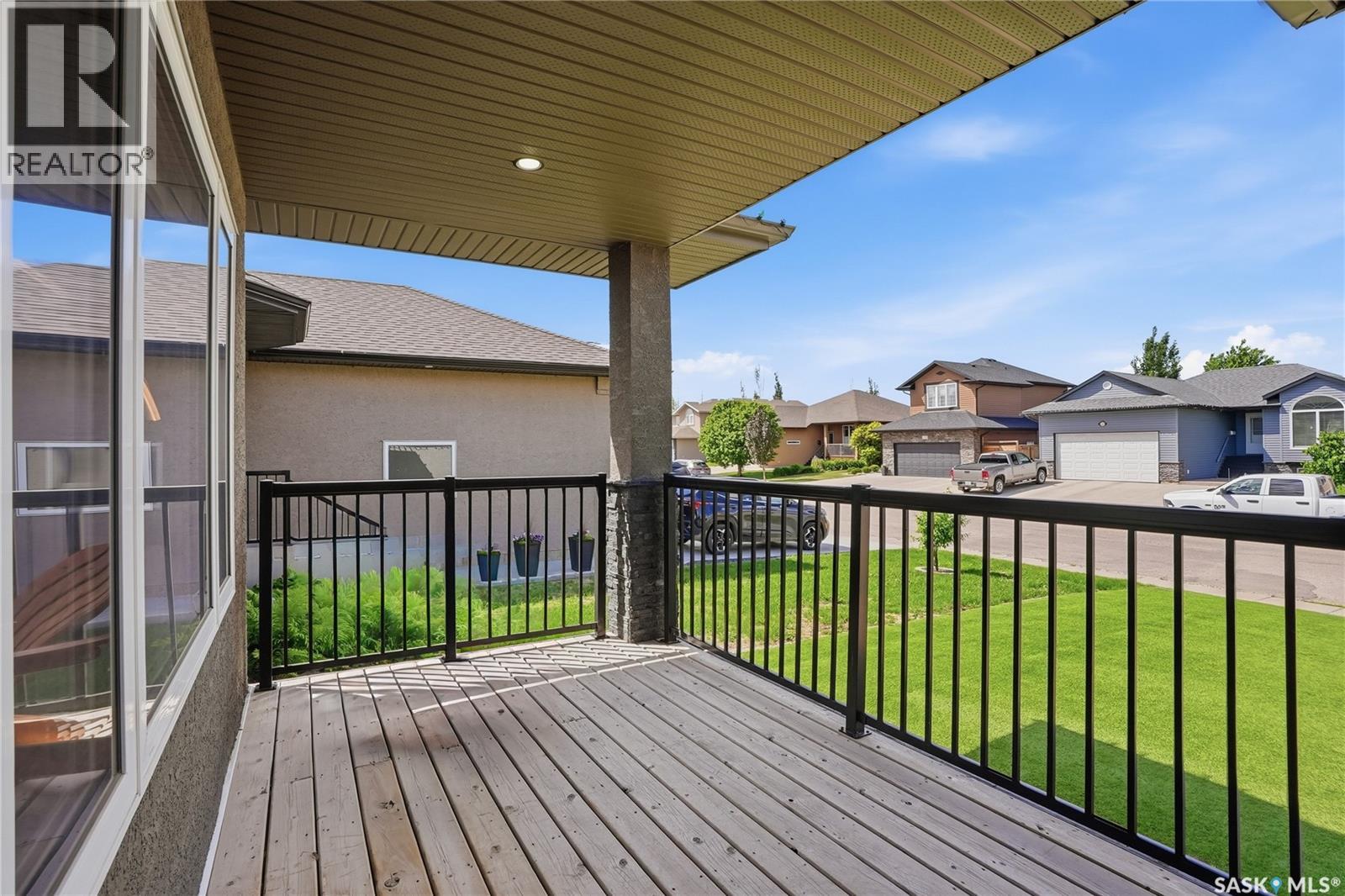 238 Greenfield CRESCENT