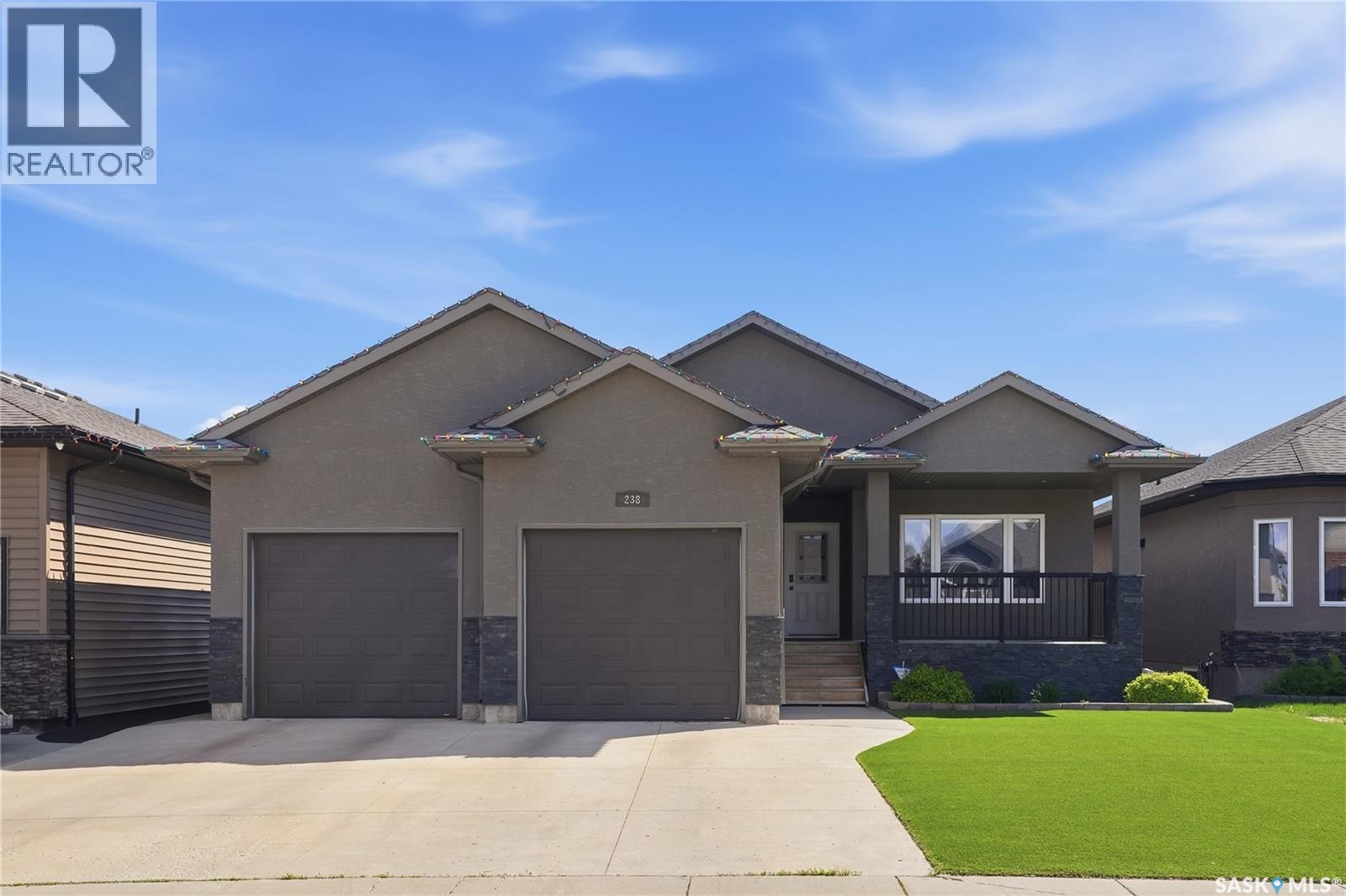 238 Greenfield CRESCENT
