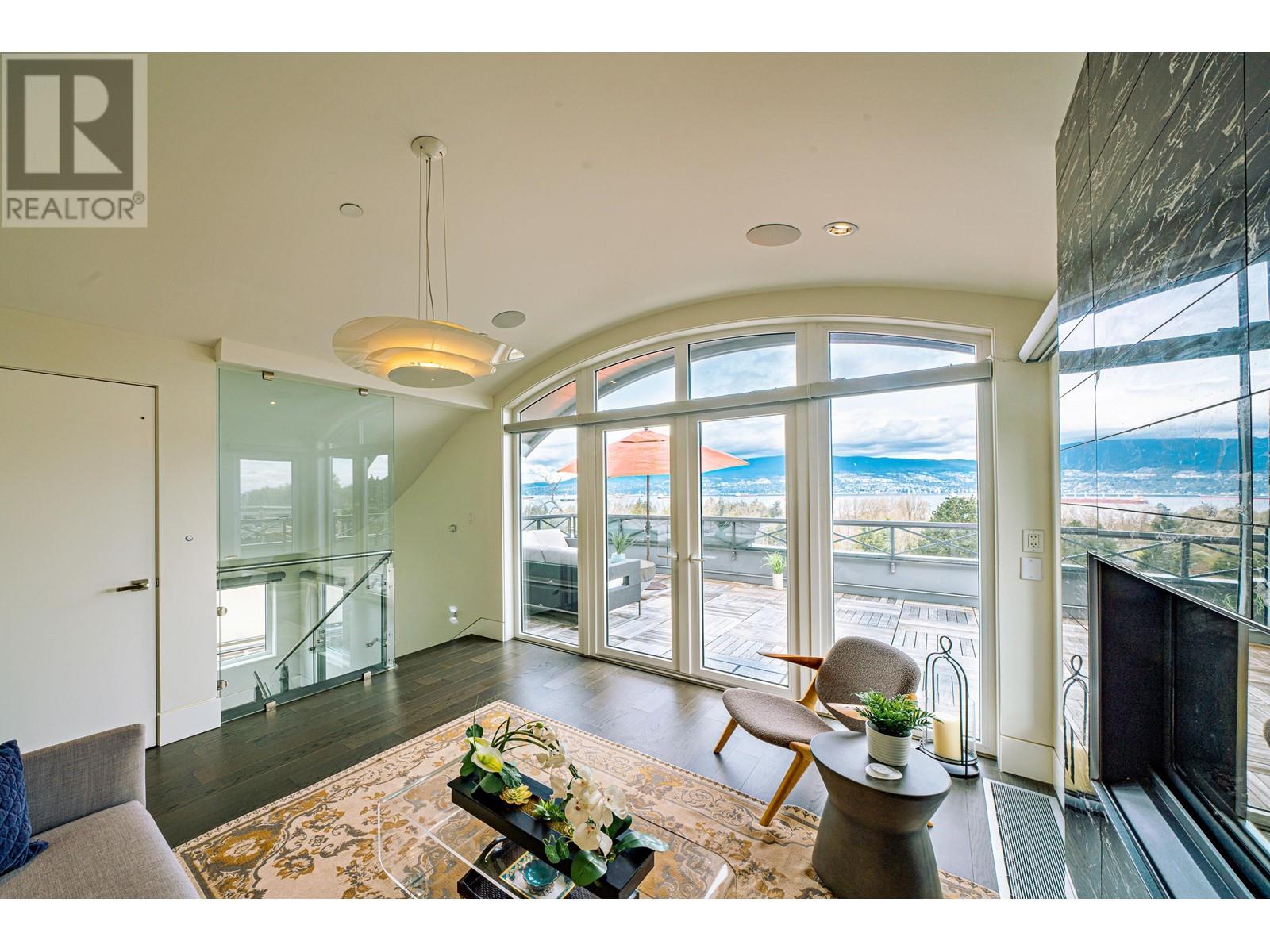 4350 LOCARNO CRESCENT