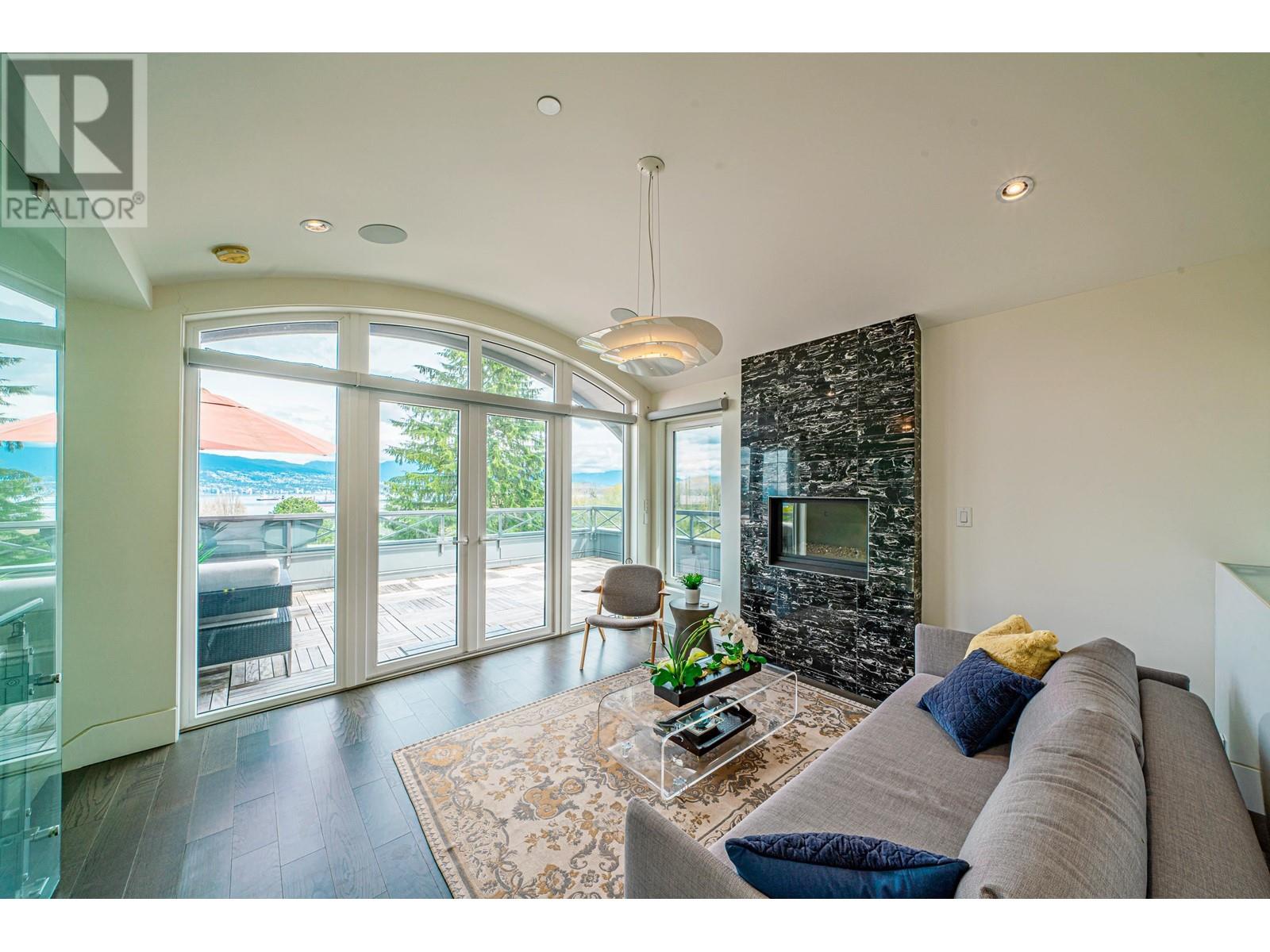 4350 LOCARNO CRESCENT