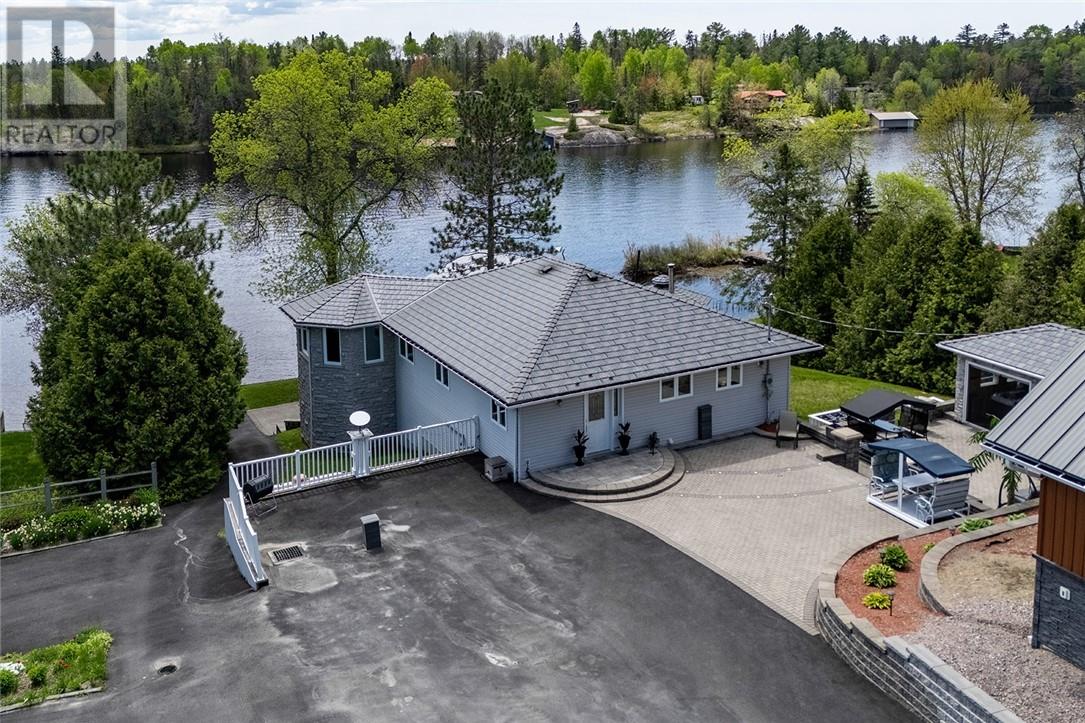 366 Northshore Road