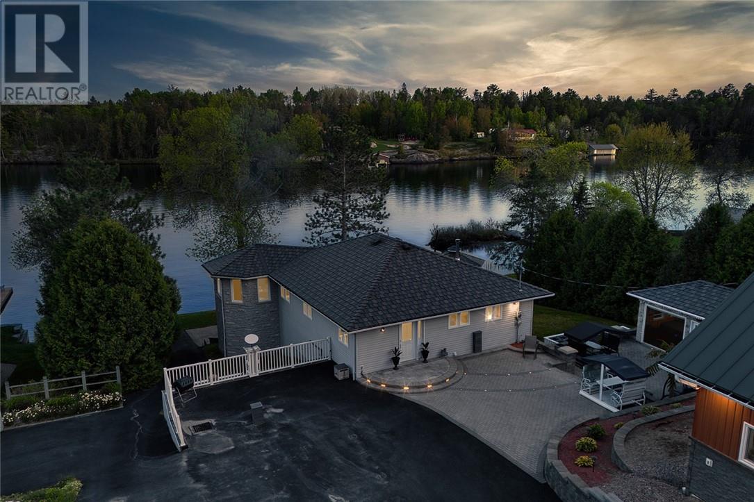 366 Northshore Road