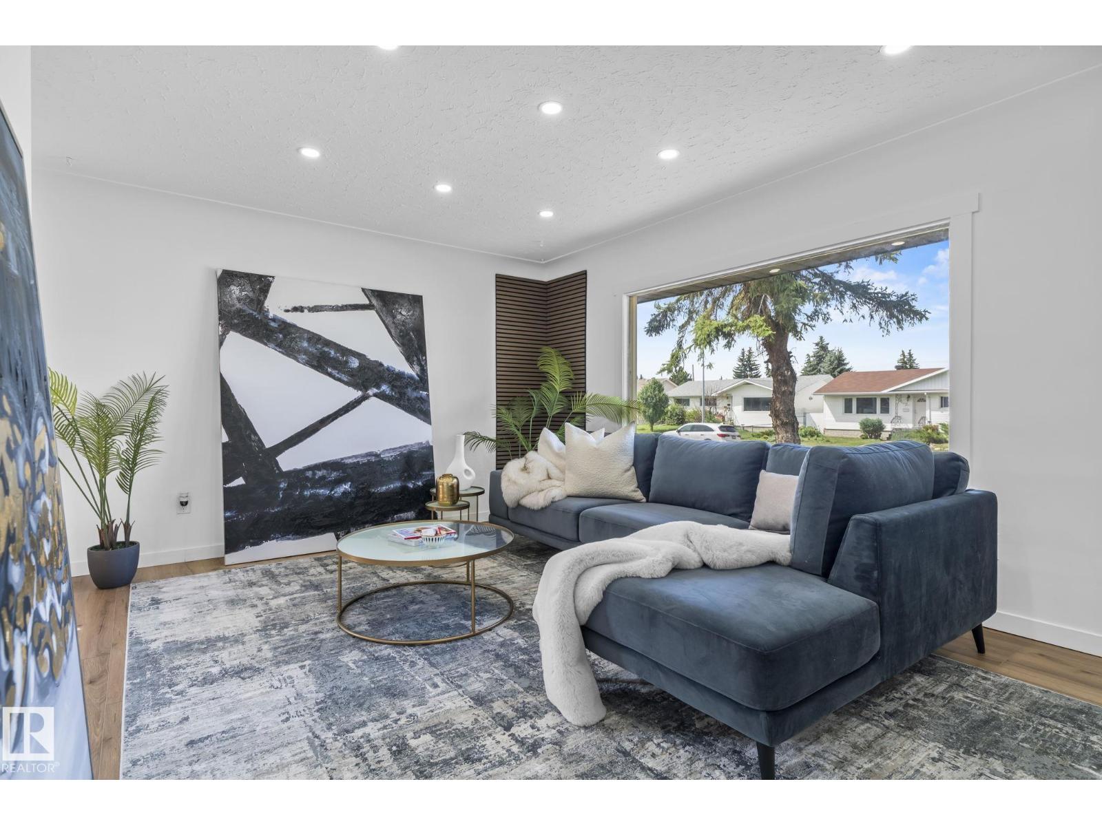 13123 85 ST NW