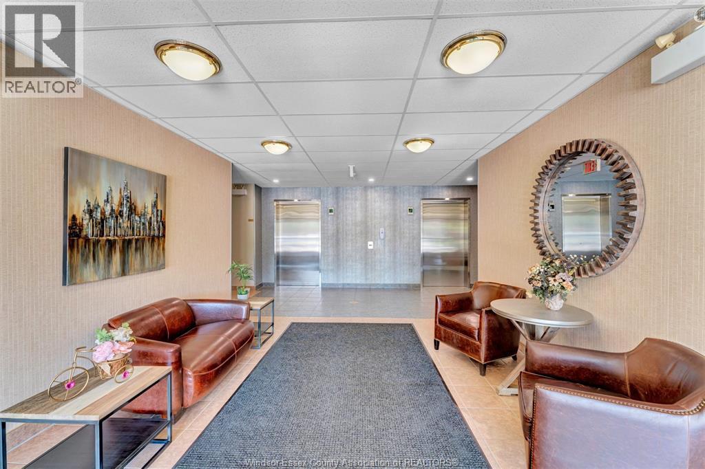 5000 WYANDOTTE Unit# 404