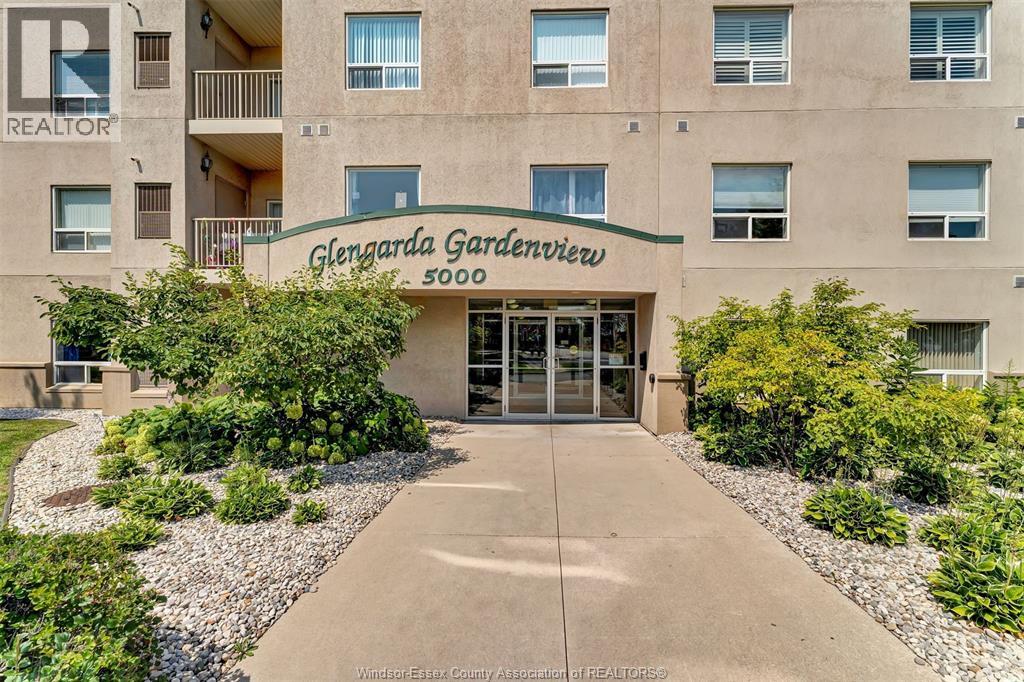 5000 WYANDOTTE Unit# 404