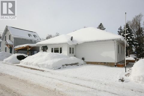 2 - 32 ONTARIO STREET Prince Edward County (Picton Ward) ON K0K2T0