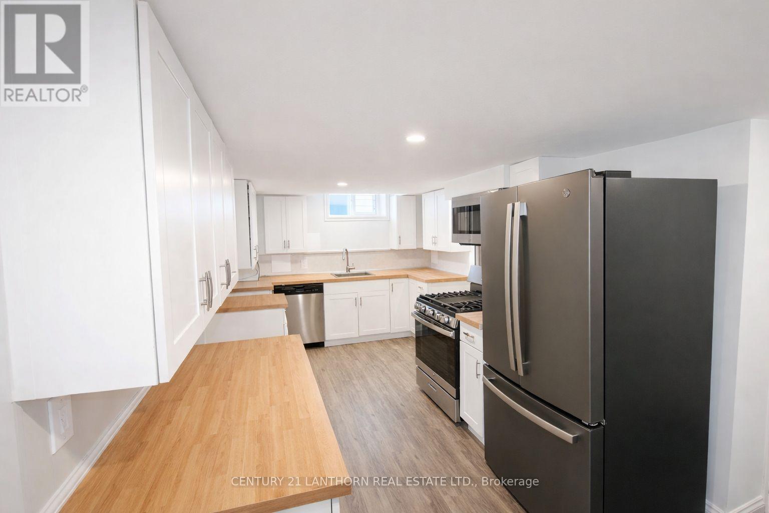 2 - 32 ONTARIO STREET