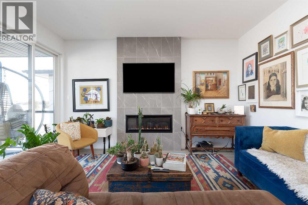 308 Grassland Boulevard W