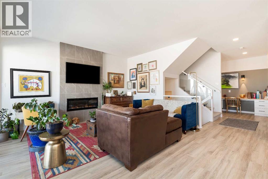 308 Grassland Boulevard W