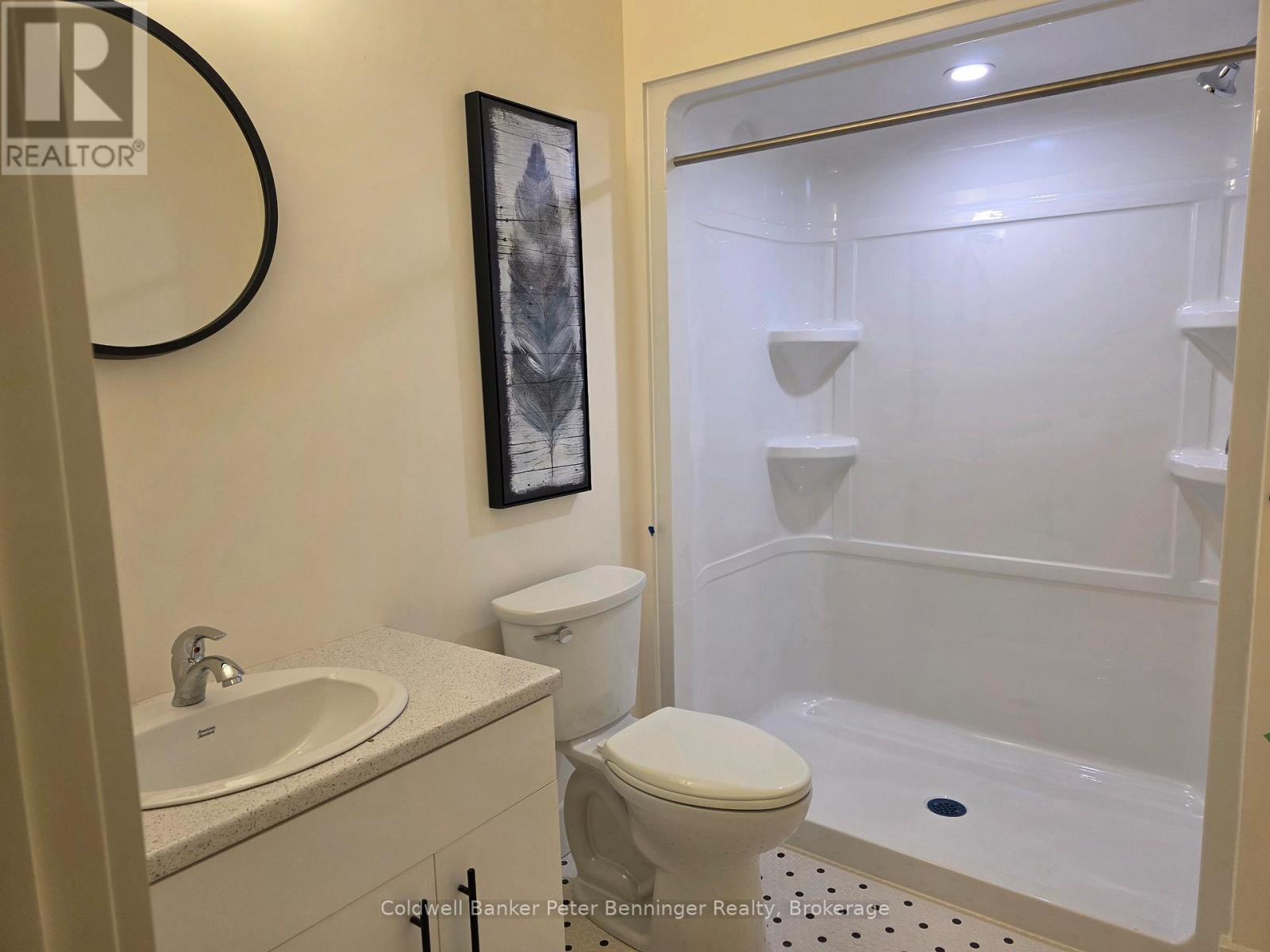 313 - 604 QUEEN STREET S