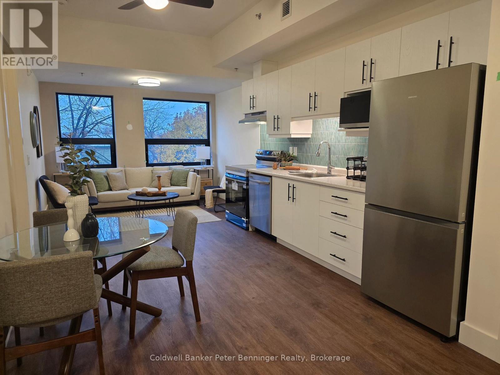 313 - 604 QUEEN STREET S