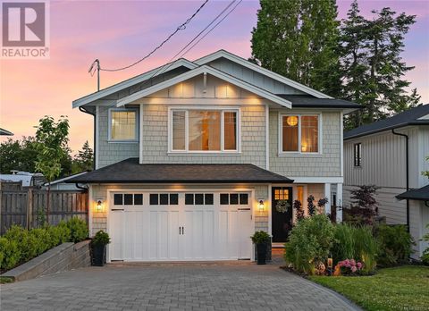 309 Cadillac Ave Saanich BC V8Z1V2