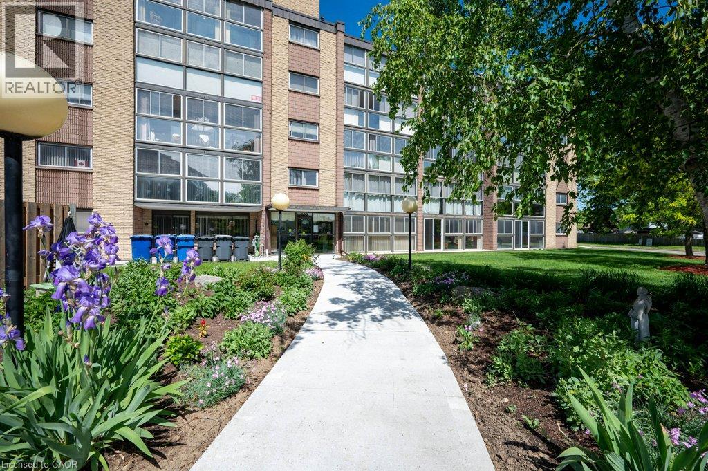 400 CHAMPLAIN Boulevard Unit# 406