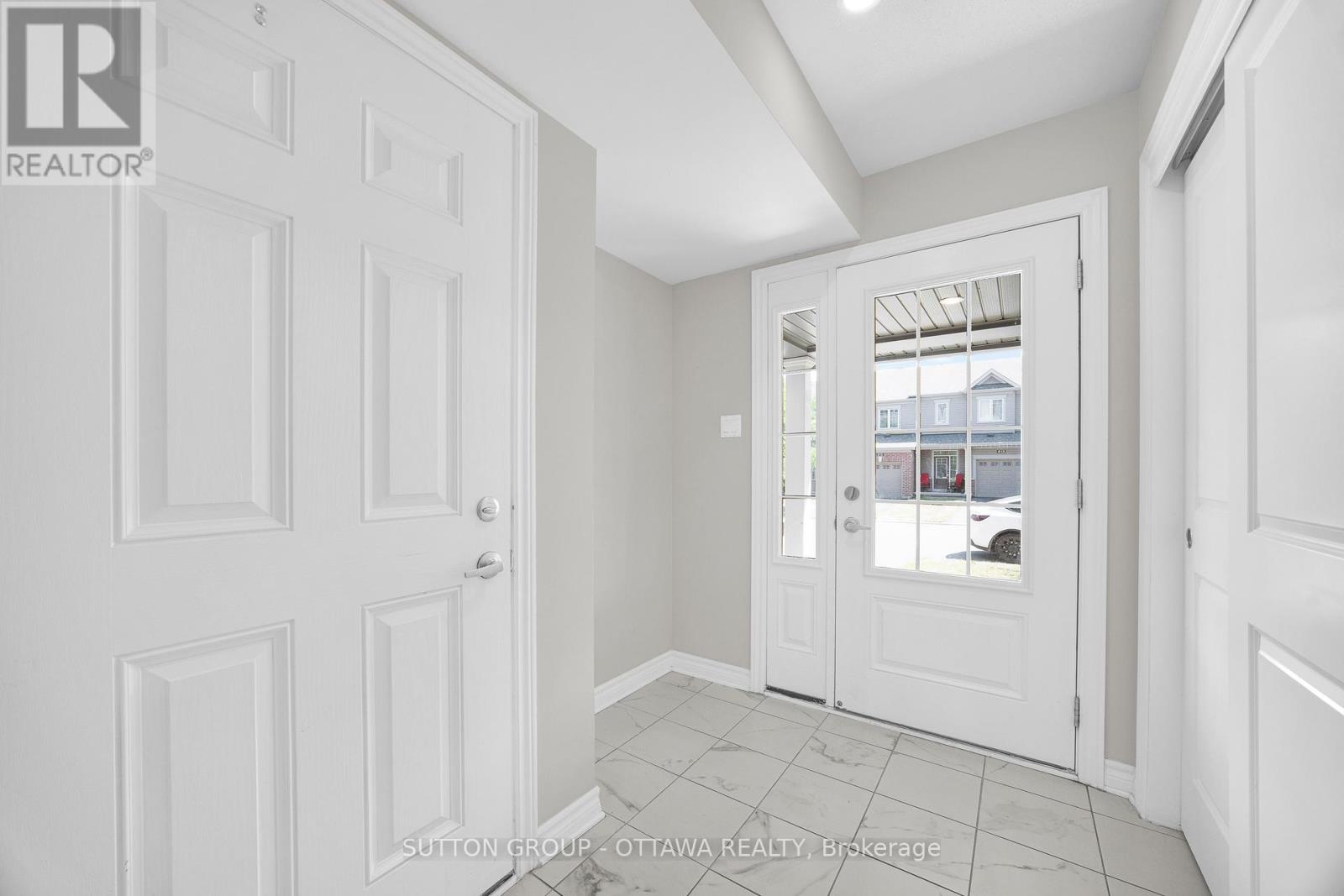 612 LAURALEAF CRESCENT