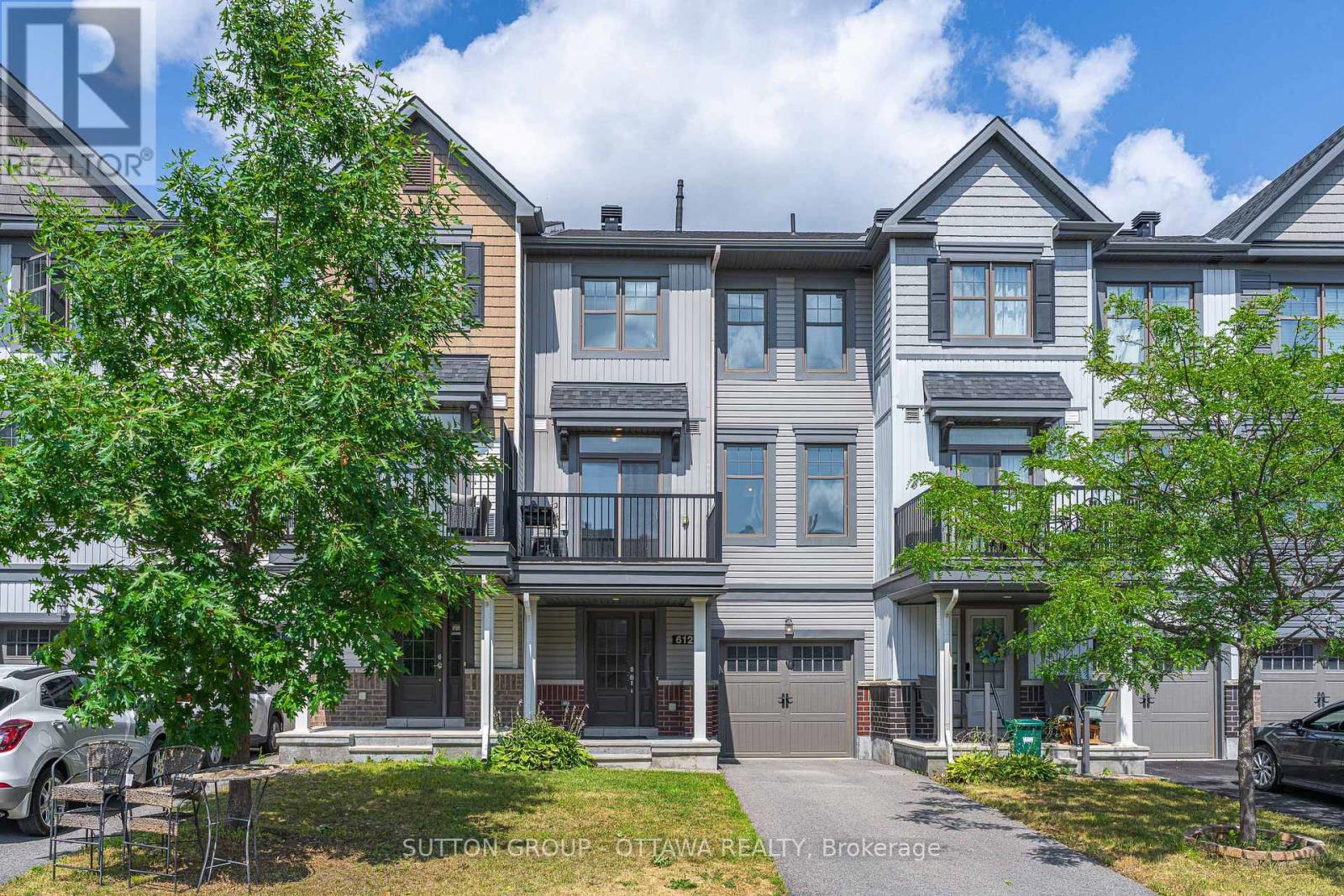 612 LAURALEAF CRESCENT