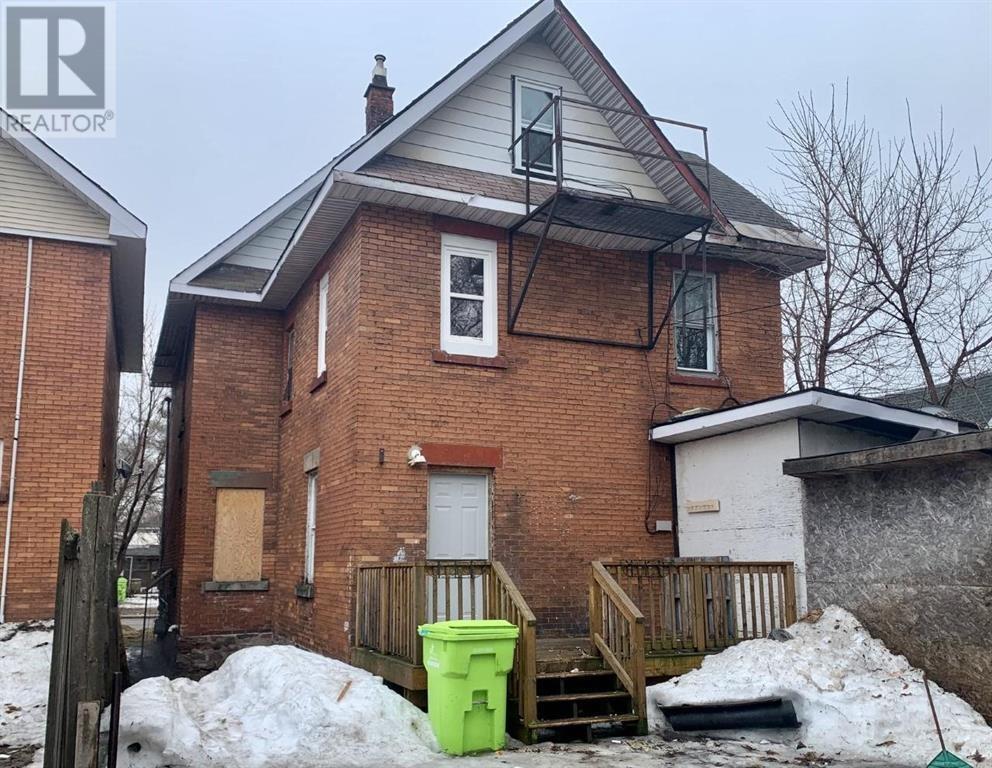 35 Hughes ST
