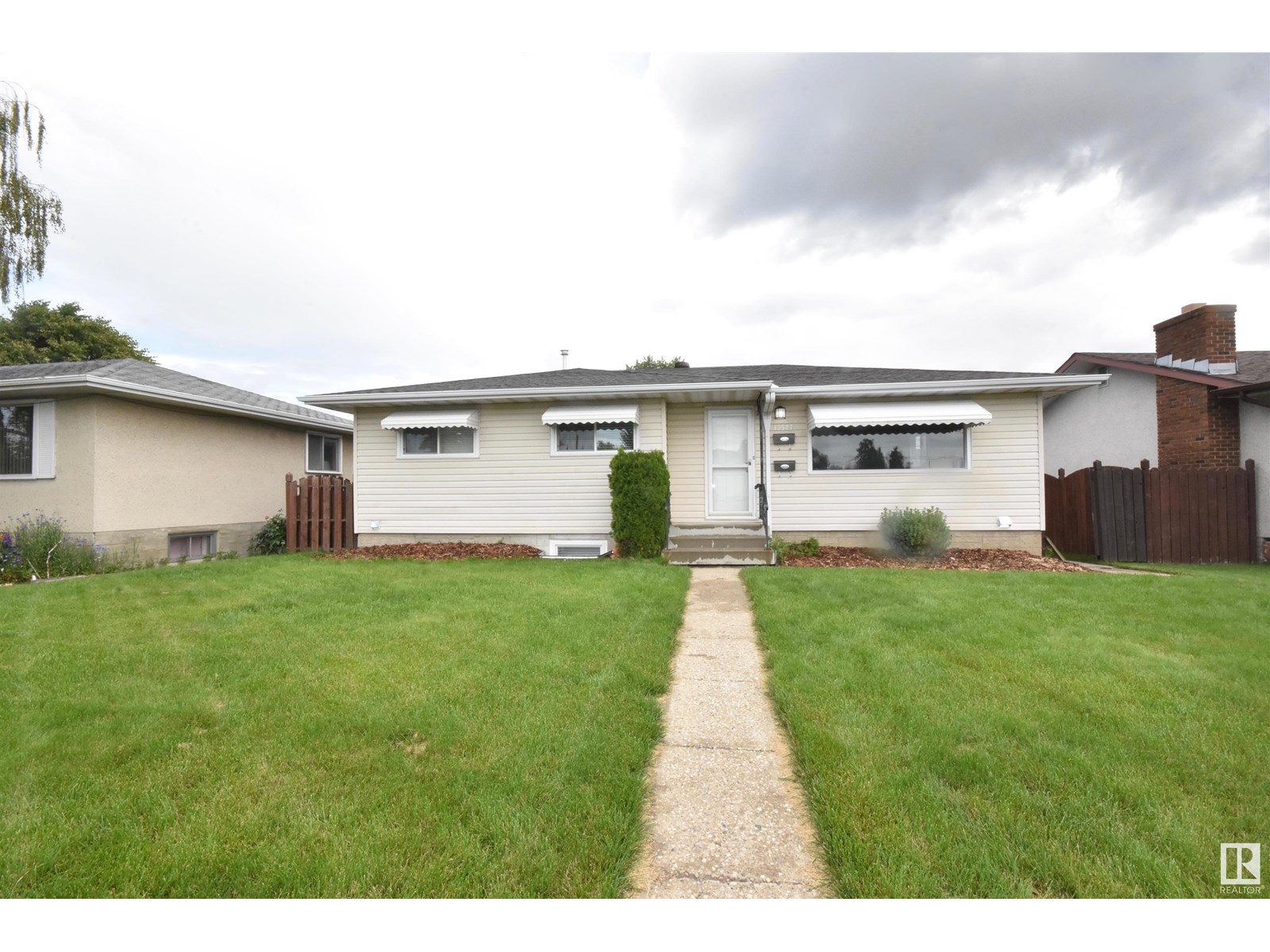 13527 70 ST NW