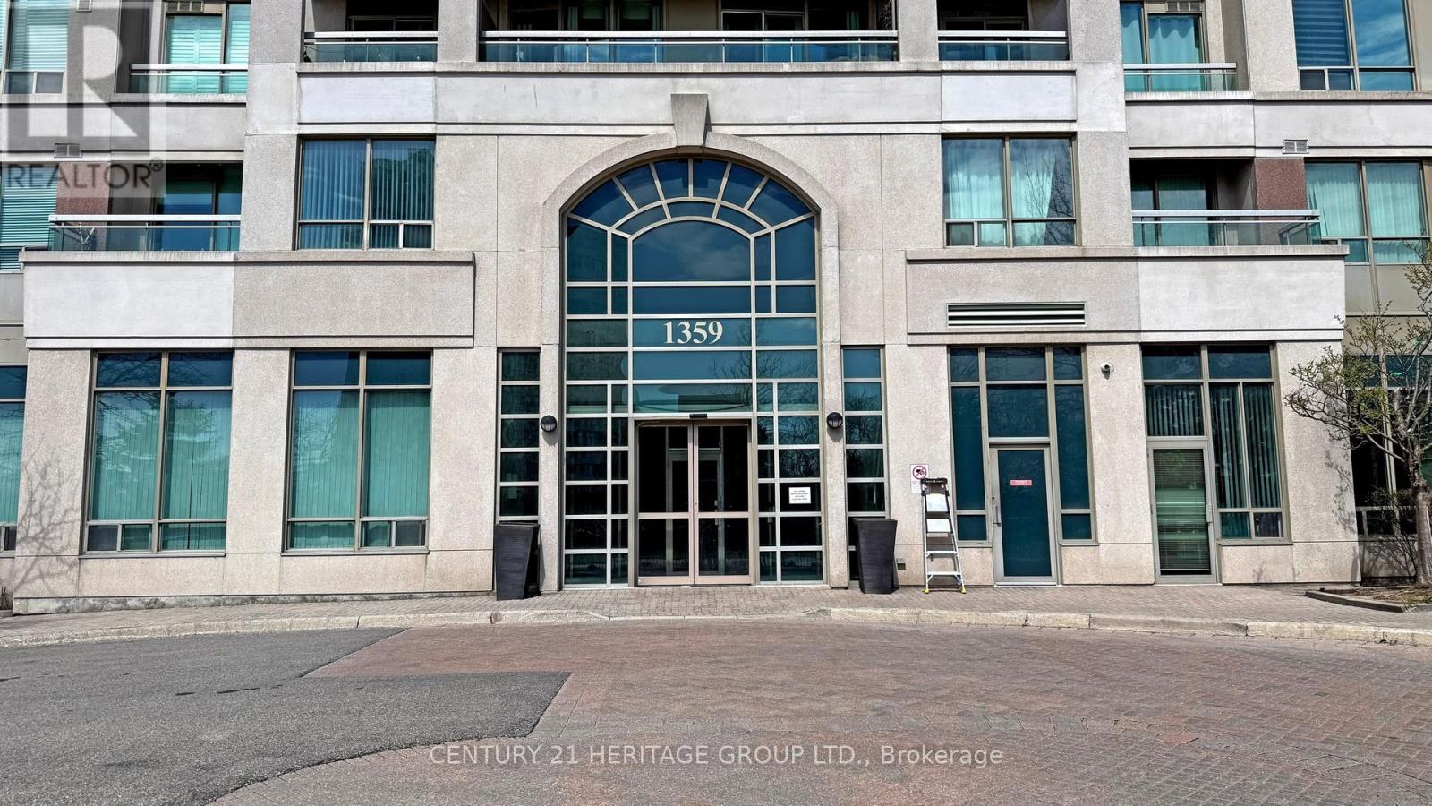 405 - 1359 RATHBURN ROAD E