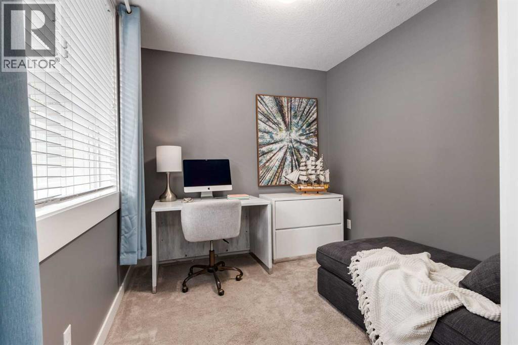 17, 111 Rainbow Falls Gate
