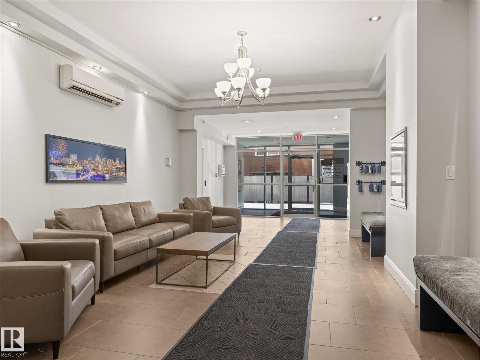 #707 9819 104 ST NW