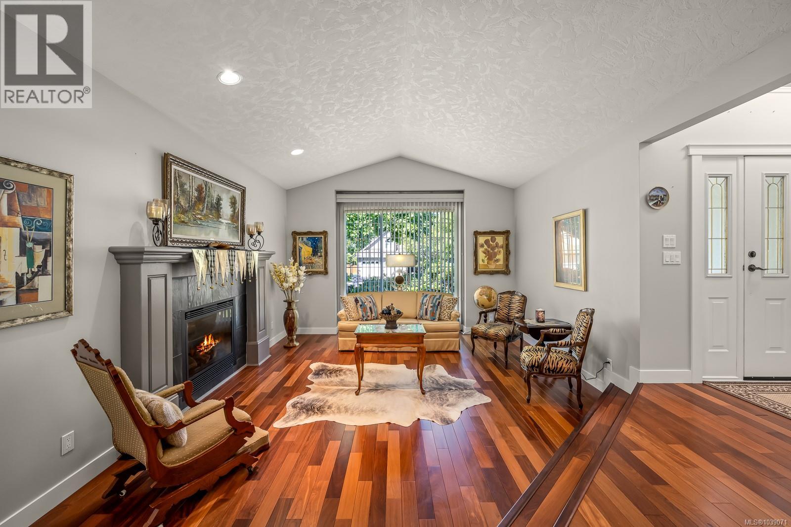 920 Eastwicke Cres