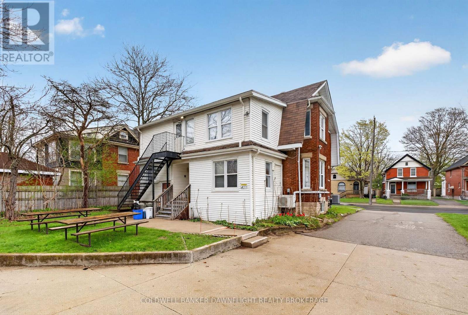 193 WHARNCLIFFE ROAD S