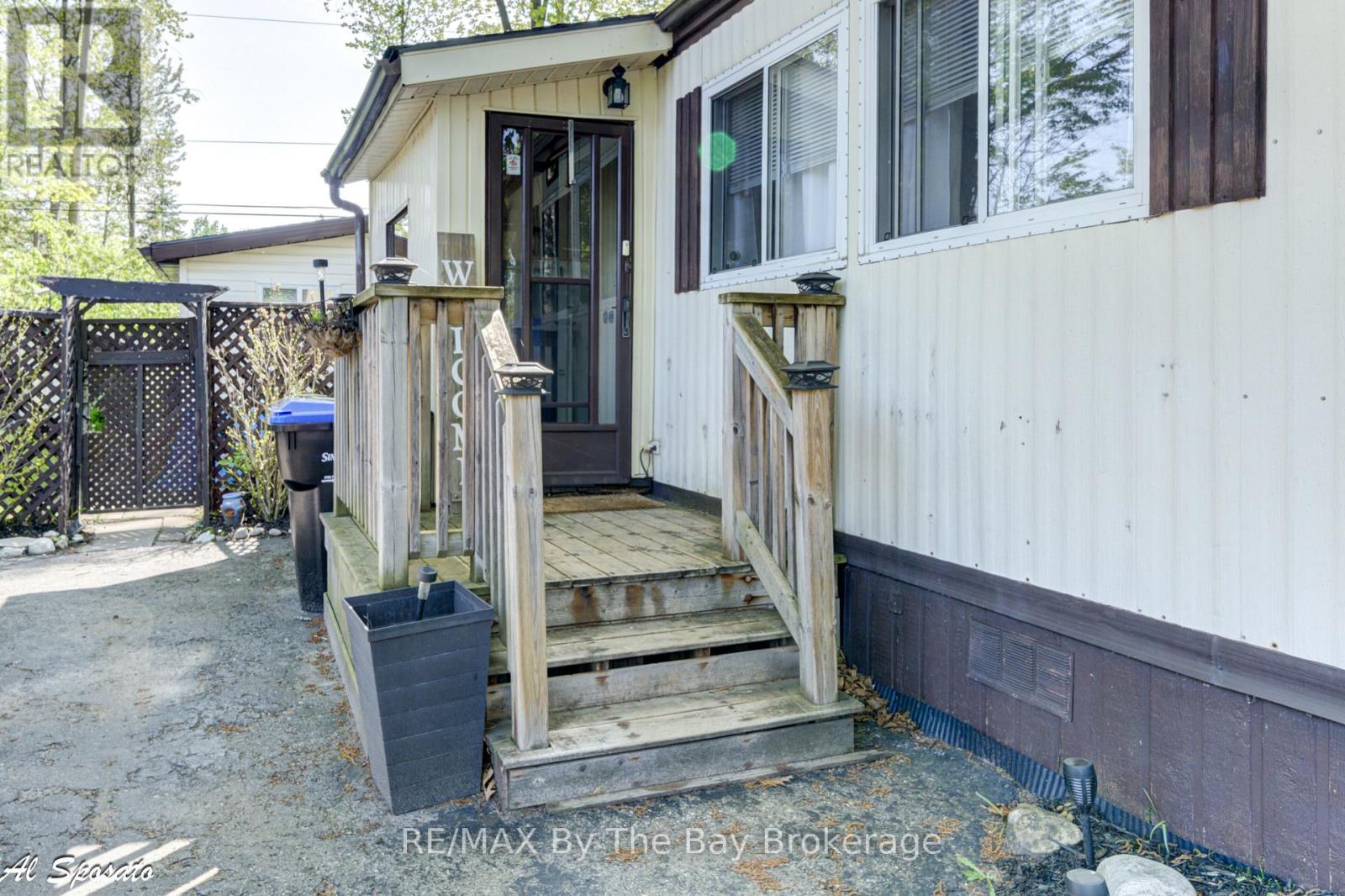 76 GEORGIAN GLEN DRIVE