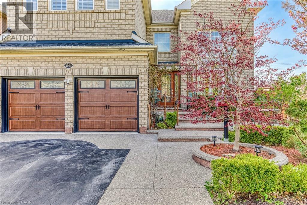 2001 ROSEMOUNT Crescent