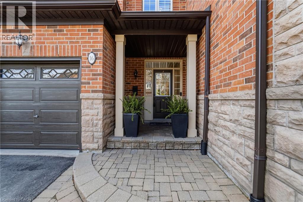 300 RAVINEVIEW Way Unit# 16