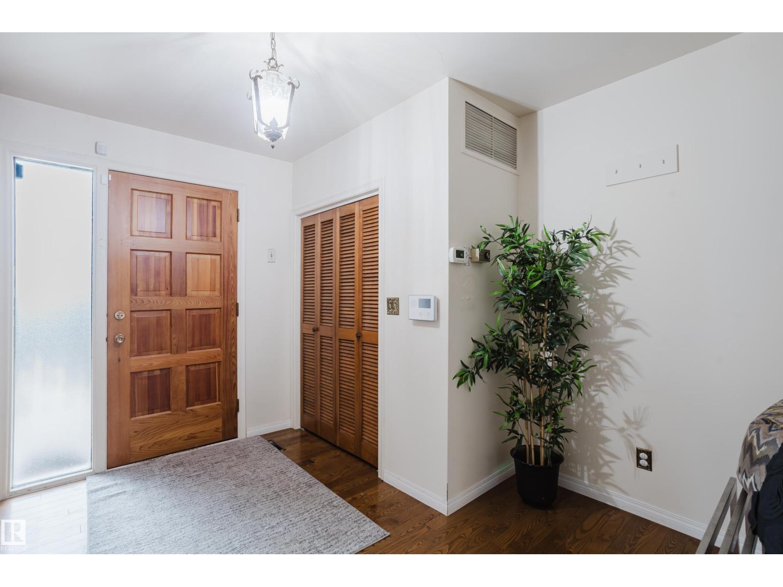 7907 SASKATCHEWAN DR NW