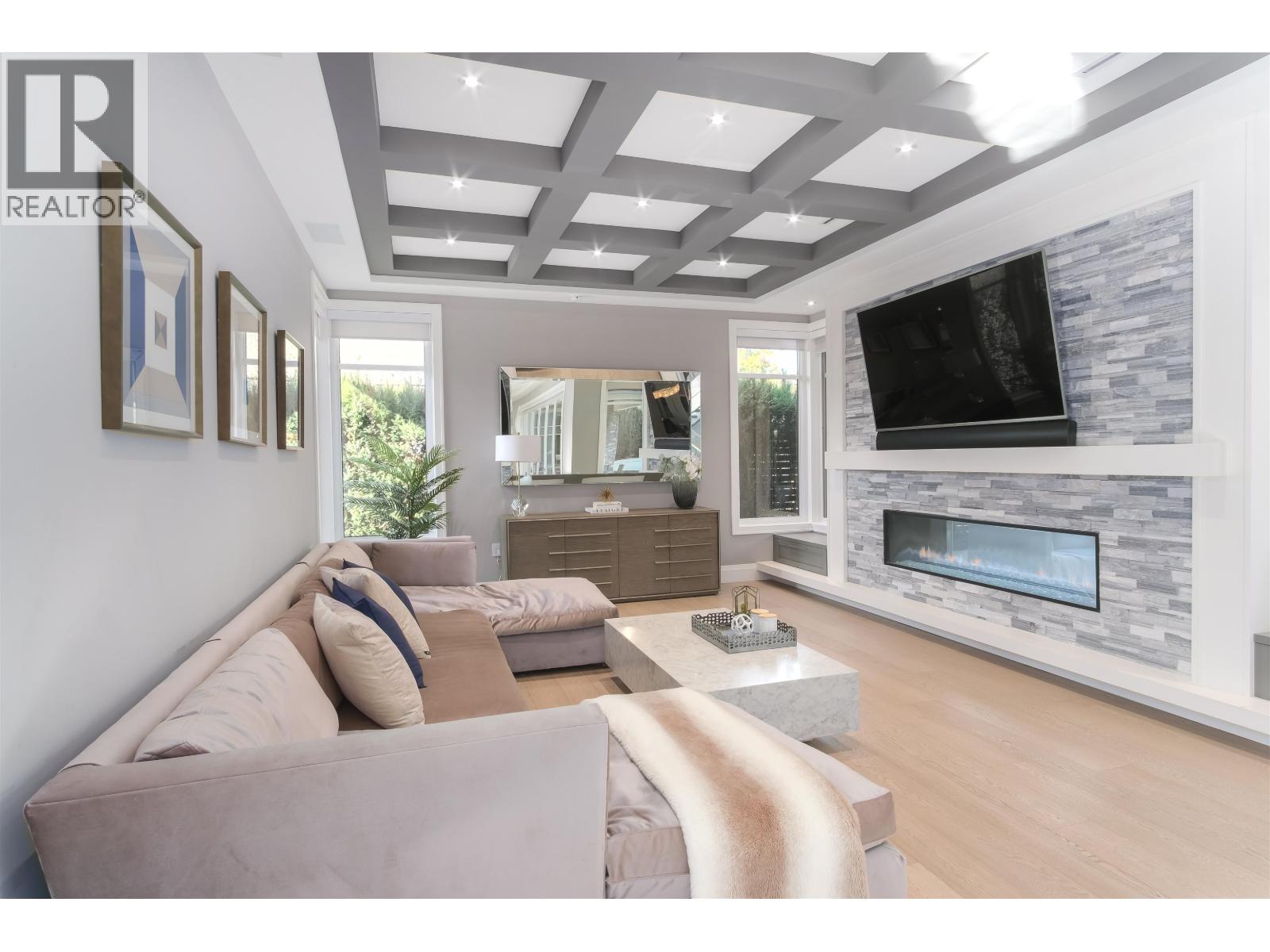 4090 SUNNYCREST DRIVE