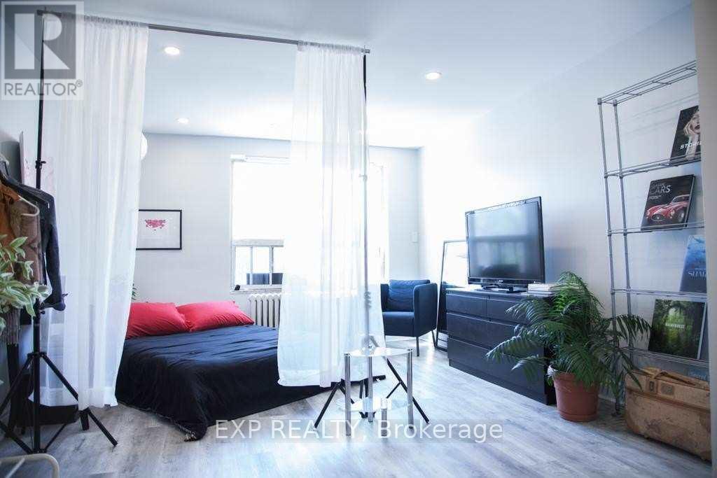 5 - 259 LAKESHORE ROAD E