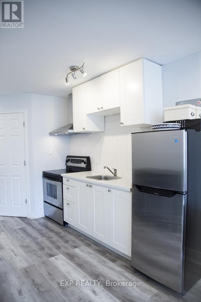 5 - 259 LAKESHORE ROAD E