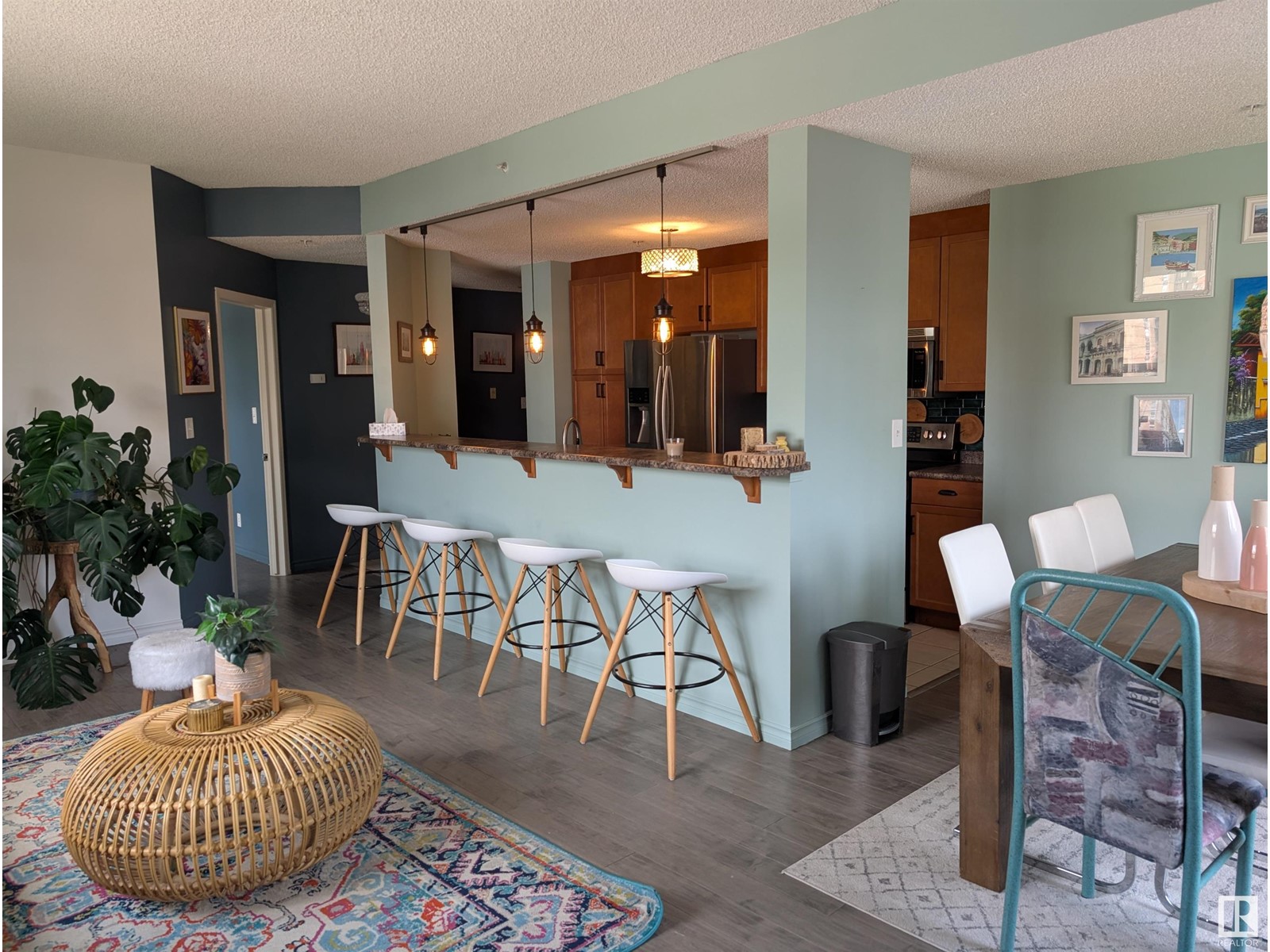 #1102 9707 105 ST NW