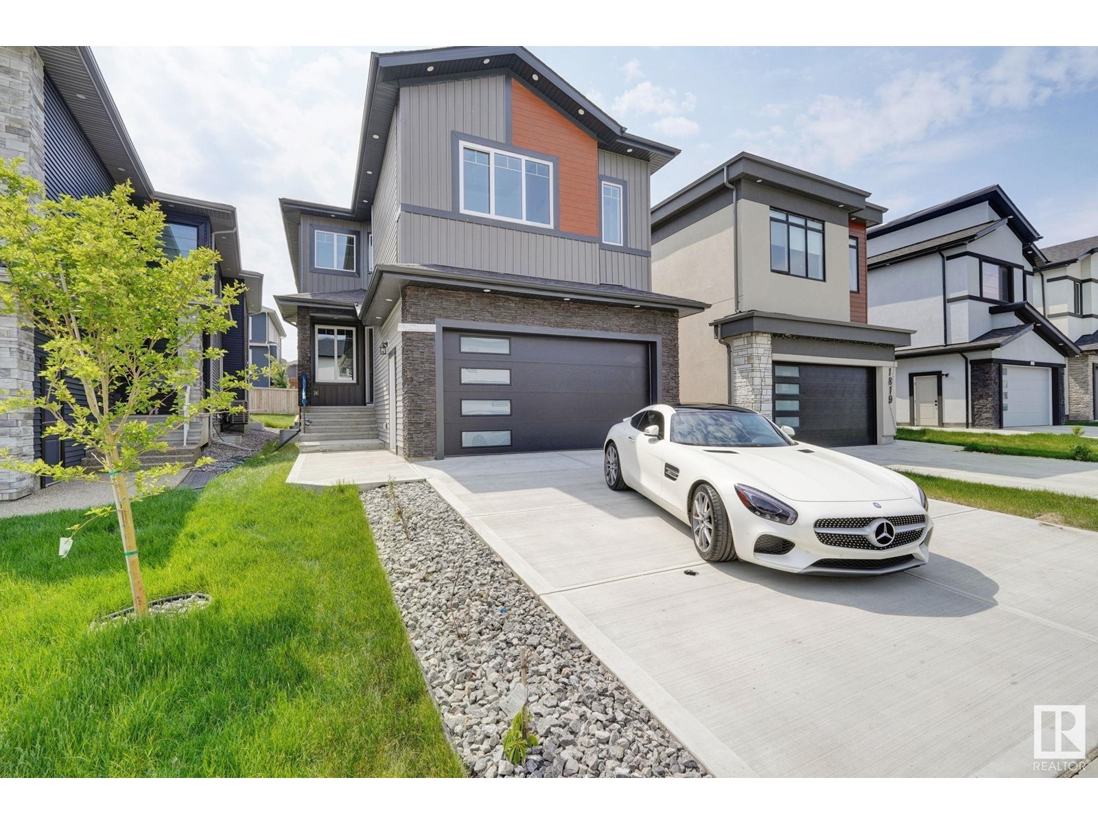 1815 17 AV NW