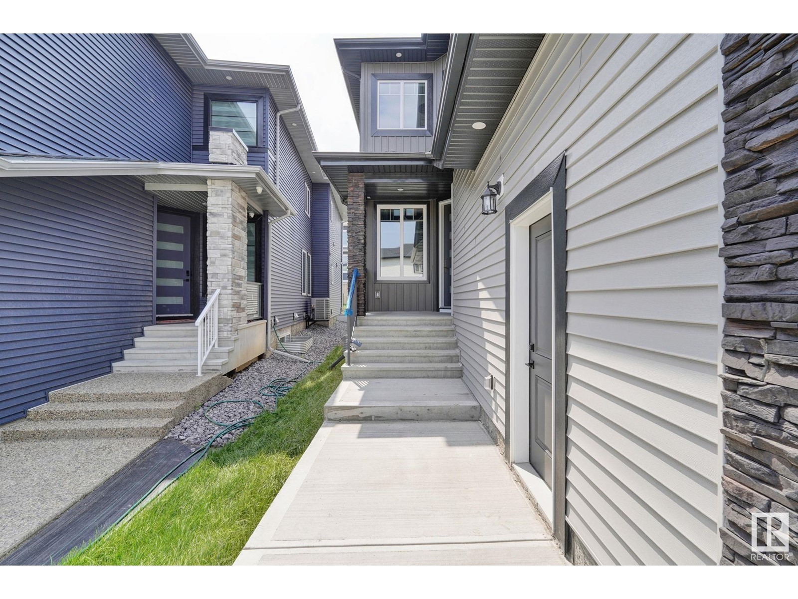 1815 17 AV NW